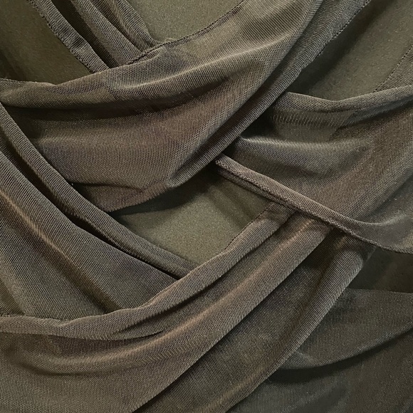 SHEIN -Open Back top, solid front, sheer, criss cross back size large - Picture 4 of 7